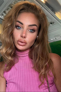 Pretty girl april from los angeles with Blonde hair age 36