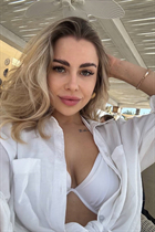 Single Ukrainian lady vladyslava from kyiv with Blonde hair age 28 photo-2