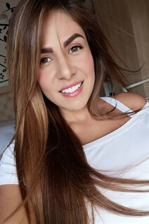 Beautiful ukraine girl ghyset from medellin with Blonde hair age 40