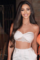 Mujer rumana iulia-maria de cluj napoca con pelo Marrón oscuro y 26 años photo-9