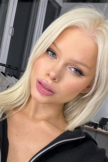 Fille biélorusse olga de minsk avec Blond cheveux, âge 24