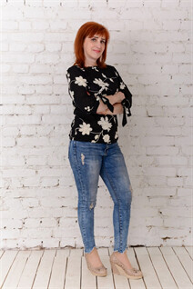 A russian bride elena from kharkov with Light Brown hair age 60