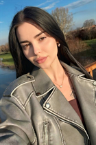 Ukrainian lady eleonora from kharkiv with Dark Brown hair age 19 photo-6
