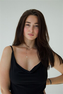 Russian girl online elizaveta from kherson with Dark Brown hair age 25