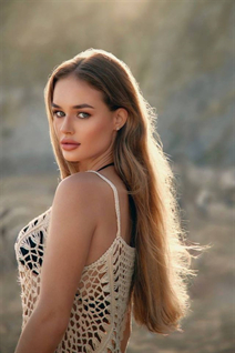 Femme ukrainienne de kiev dariya avec Chatain clairs cheveux, âge 22