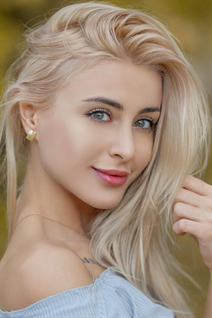 Superbe mariée ukrainienne tatiana de lviv avec Blond cheveux, âge 26