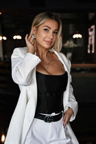 Mariée de paris elena avec Blond cheveux, âge 34 photo-47