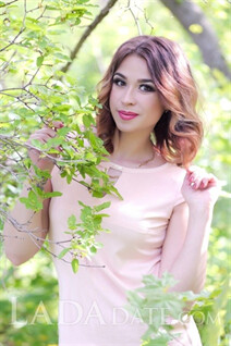 Beautiful Ukrainian girl anna from konstantinovka with Dark Brown hair age 37 photo-3