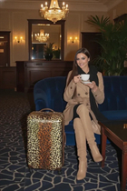 Perfect woman sandra from rotterdam with Dark Brown hair age 43 photo-8