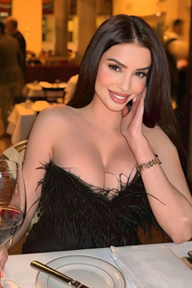 Lady from Ukraine julia from kiev with Dark Brown hair age 32