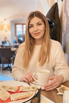 Perfect woman ludmila from brussels with Blonde hair age 55 photo-13