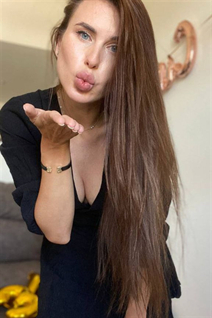Beautiful ukrainian woman ilona from kiev with Light Brown hair age 36