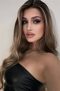 Girl from warsaw anastasiia with Light Brown hair age 18