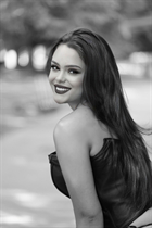 Jolie fille daniela de naples avec Chatain clairs cheveux, âge 23 photo-1