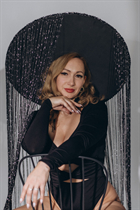 Jolie fille lyudmila de warsaw avec Chatain clairs cheveux, âge 43 photo-5