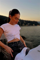 Mujer perfecta tatiana de milan con pelo Negro y edad 32 photo-3