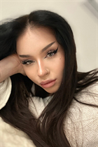 Novia ucraniana anna de khmelnitsky con pelo Negro y edad 22 photo-21