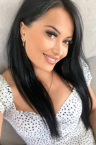 Bride from london julia with Black hair age 39 photo-5