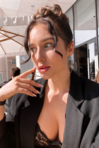 Ukranian bride katerina from kherson with Black hair age 23 photo-9