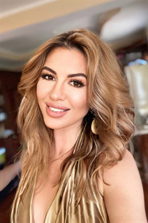 Perfect woman daria from vienna with Blonde hair age 44