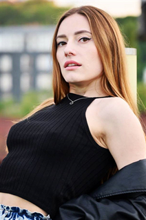 Superbe mariée ukrainienne kateryna de nizhyn avec Chatain clairs cheveux, âge 31