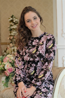 Ukrainian lady taisia from kharkov with Dark Brown hair age 22