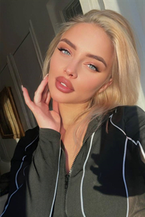Femme parfaite jelizaveta de tallinn avec Blond cheveux, âge 28