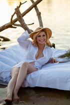 Beautiful Ukrainian woman iryna from zaporozhye with Blonde hair age 48 photo-18