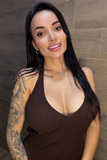 Stunning Ukrainian girl oleksandra from odesa with Black hair age 26