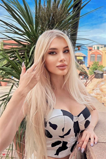 Novia ucraniana lilia de kiev con pelo Rubio y edad 29