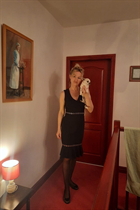 Jolie fille olena de london avec Chatain clairs cheveux, âge 47 photo-1