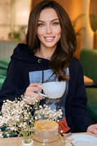Bride from london natalia with Light Brown hair age 37 photo-1