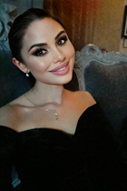 Fille ukrainienne anastasiia de dnepr avec Noirs cheveux, âge 33 photo-1