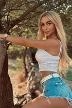 Ukrainian woman online krystyna from krivoy rog with Blonde hair age 29 photo-23