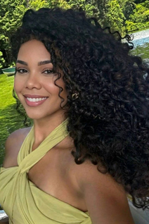 Femme célibataire brésilienne tais de sao paulo avec Noirs cheveux 28 ans