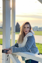 Stunning Ukrainian bride nataliya from uzhhorod with Blonde hair age 43 photo-3