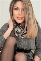 Perfect woman angela from fort lauderdale with Light Brown hair age 47 photo-9