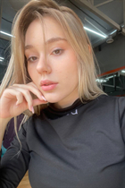 Beautiful woman of Ukraine viktoriia from odessa with Blonde hair age 21 photo-6