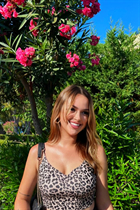 florida bride bogdana with Light Brown hair age 24 photo-7