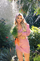 Dating a ukrainian woman bohdana from kharkov with Blonde hair age 22 photo-45