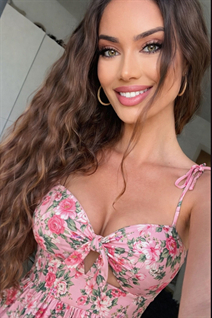 Girl from madrid natalia with Light Brown hair age 42