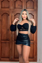 Venezuelan bride karina from caracas with Blonde hair 39 years old photo-1