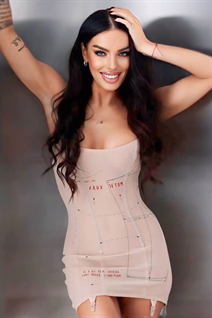 Fille ukrainienne anna de kharkov avec Noirs cheveux, âge 31 photo-3