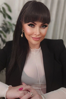 Beautiful Ukrainian woman yana from berlin with Dark Brown hair age 46