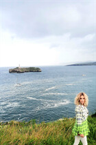 Bride from valencia elena with Blonde hair age 38 photo-13