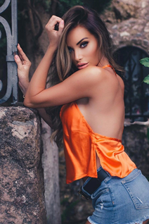 marbella mariée susan avec Blond cheveux, âge 42