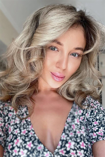 Fille de almaty veronika aux cheveux Blond, age 33