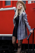 Beautiful czech woman natalia from prague with Blonde hair 32 years old photo-12