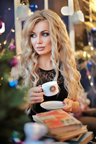 Beautiful woman of ukrainian anna from kiev with Blonde hair age 33 photo-2