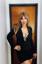 Sortir avec une femme argentine karina de buenos aires avec Chatain clairs cheveux 53 ans photo-6